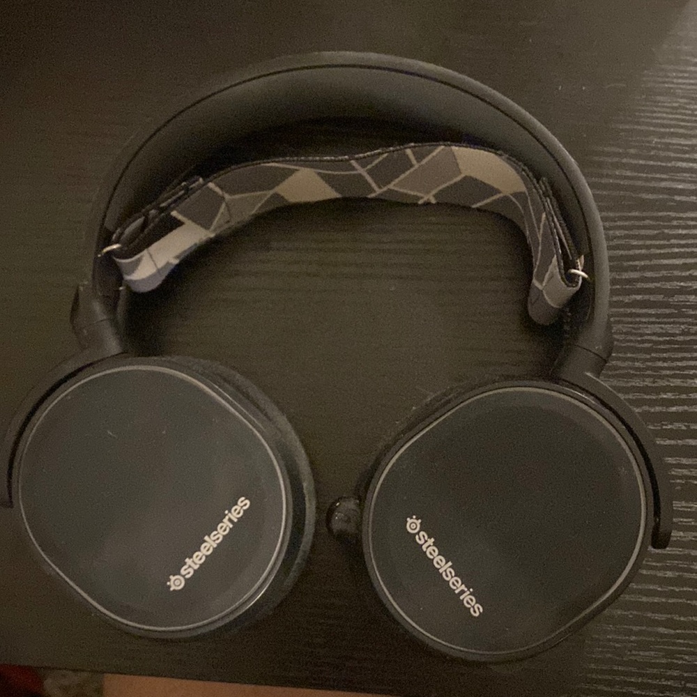 steelseries headphones wired headphones *NO CABLE*
